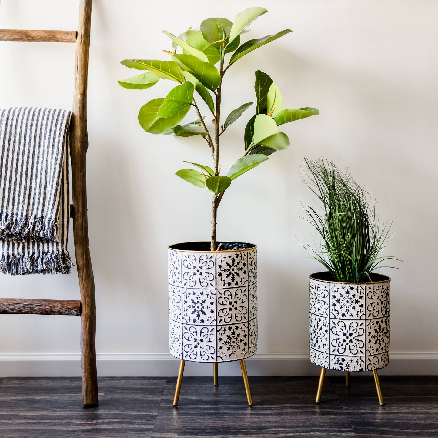 WHITE FLORAL PLANTER (SET OF 2)