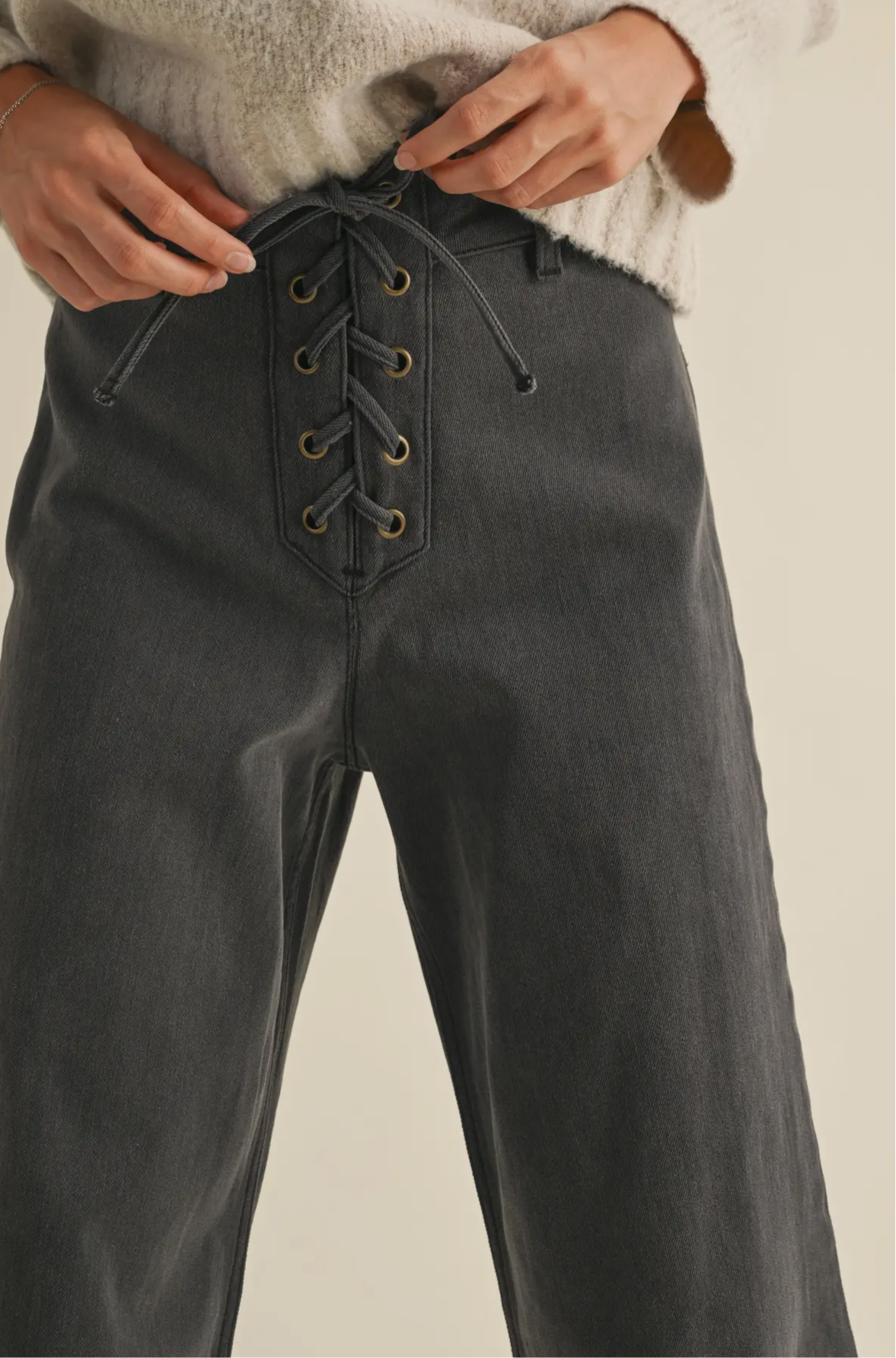 FRONT DETAIL DENIM