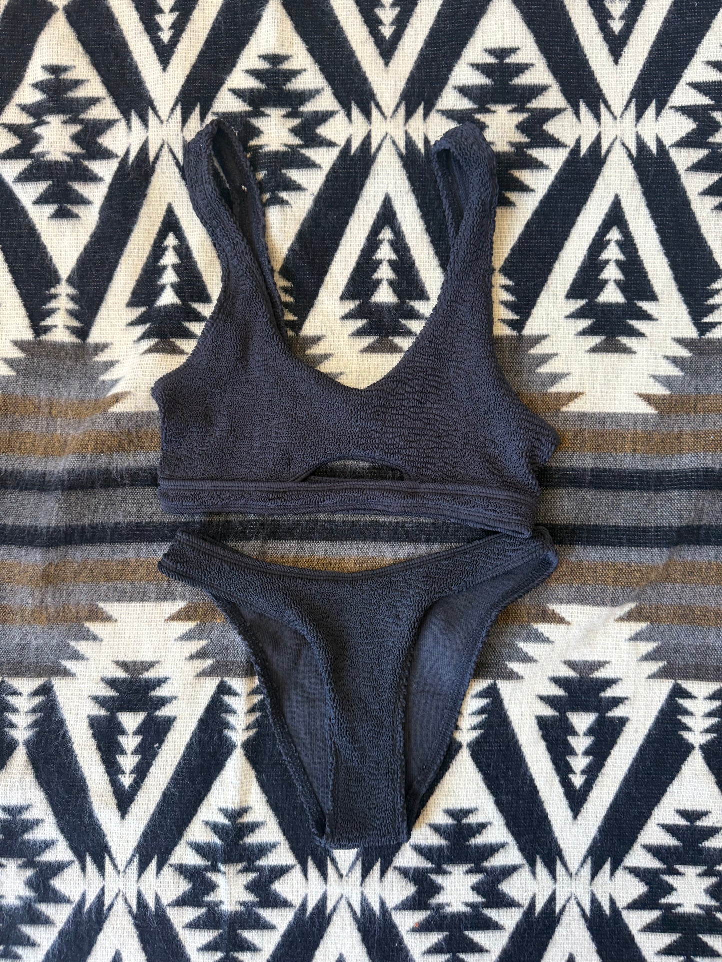BLACK TEXTURED BIKINI