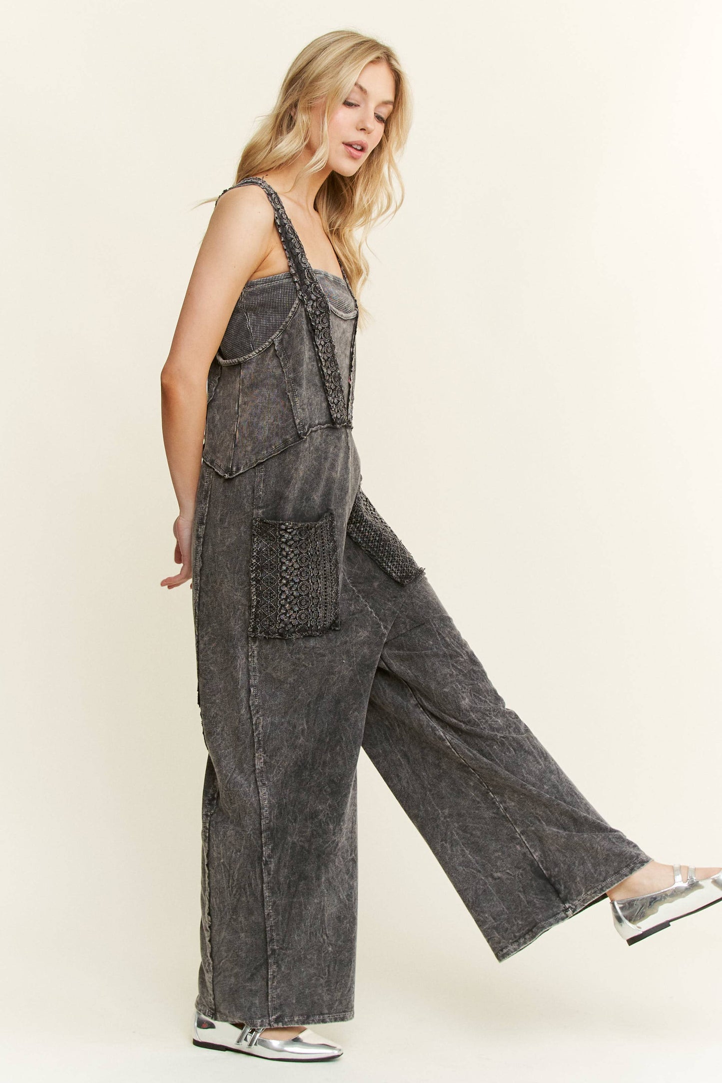 CHLOE LACE ROMPER