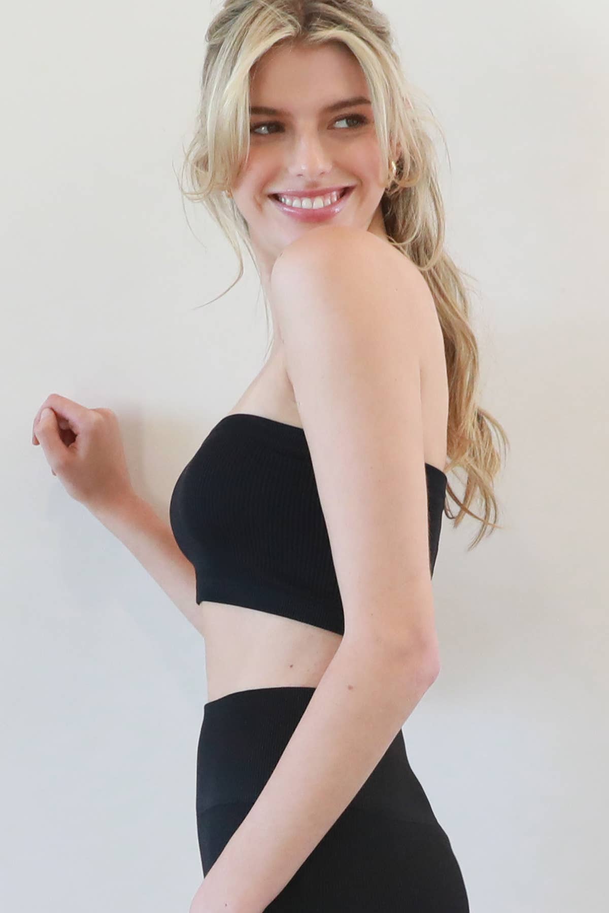 RIBBED BANDEAU TOP