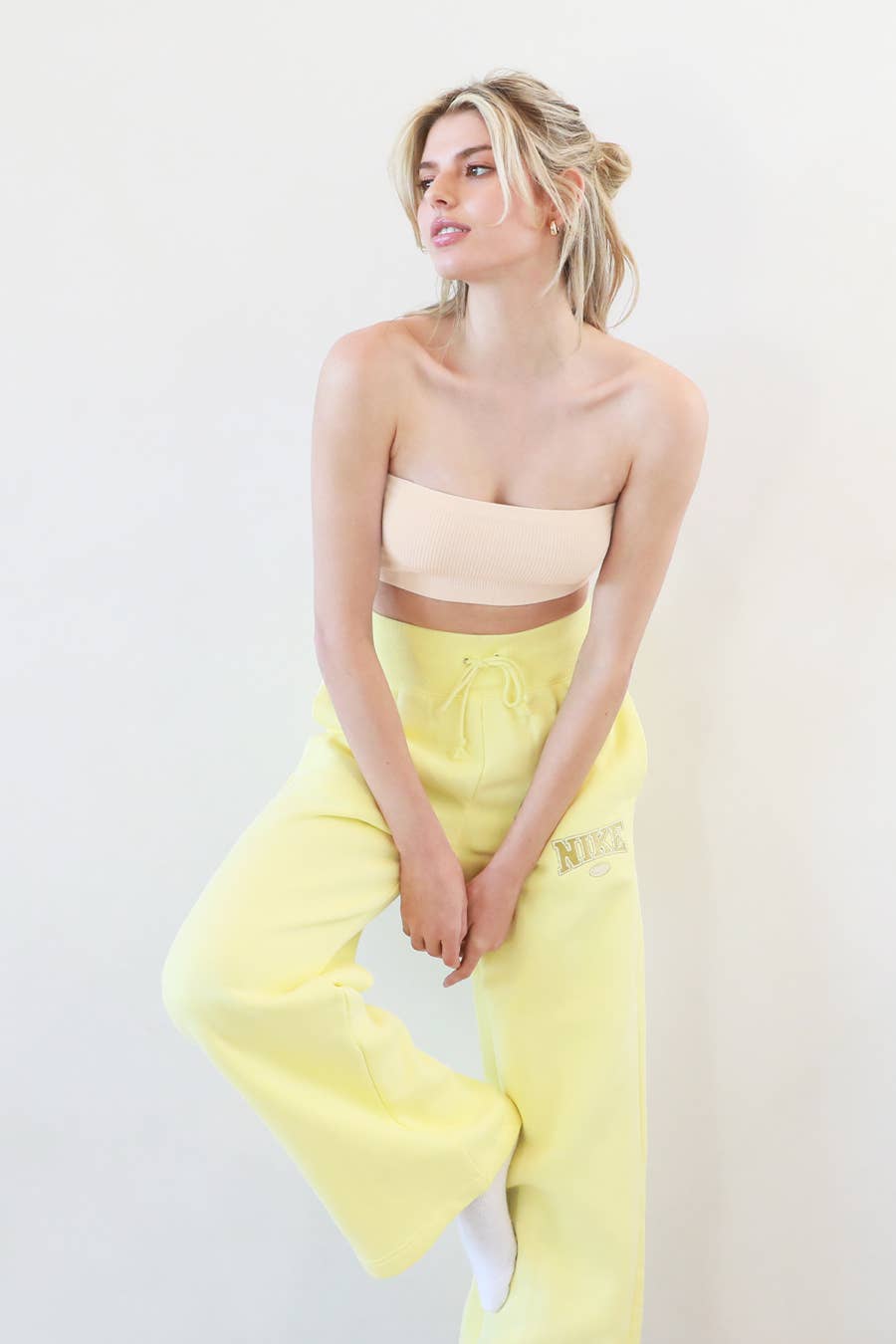 RIBBED BANDEAU TOP